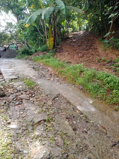 Warga Rt 003 Rw 002 Gotong Royong Membangun Jalan Lingkungan
